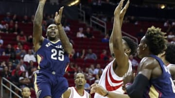 Oct 19, 2015; Houston, TX, USA; New Orleans Pelicans guard Sean Kilpatrick (25) shoots the ball during the fourth quarter against the Houston Rockets at Toyota Center. The Rockets defeated the Pelicans 120-100. Mandatory Credit: Troy Taormina-USA TODAY Sports