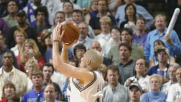 Sacramento Kings Mike Bibby (Photo by: Rocky Widner/NBAE/Getty Images)