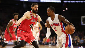 AUBURN HILLS, MI - MARCH 6: Kentavious Caldwell-Pope #5 of the Detroit Pistons drives to the basket as Nikola Mirotic #44 of the Chicago Bulls defends during the first half at the Palace of Auburn Hills on March 6, 2017 in Auburn Hills, Michigan. (Photo by Rey Del Rio/Getty Images)