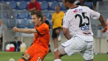 https://upload.wikimedia.org/wikipedia/commons/thumb/a/a4/Marko_Marin_%28SV_Werder_Bremen%29%2C_Pavel_Drsek_%28FK_Jablonec%29.jpg/600px-Marko_Marin_%28SV_Werder_Bremen%29%2C_Pavel_Drsek_%28FK_Jablonec%29.jpg