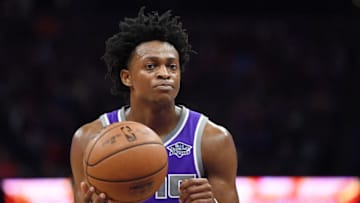 SACRAMENTO, CA - OCTOBER 26: De'Aaron Fox