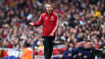 LONDON, ENGLAND - JANUARY 01: Arsenal Assistant Manager Albert Stuivenberg gives instructions during the Premier League match between Arsenal and Manchester City at Emirates Stadium on January 01, 2022 in London, England. (Photo by Julian Finney/Getty Images)