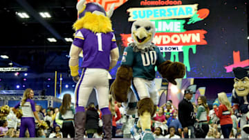 MINNEAPOLIS, MN - JANUARY 31: The Minnesota Vikings and Philadelphia Eagles mascots are seen onstage before the JoJo Siwa performs at Nickelodeon at the Super Bowl Expereince during NFL Play 60 Kids Day on January 31, 2018 in Minneapolis, Minnesota. (Photo by Mike Coppola/Getty Images for Nickelodeon)