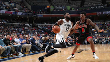 MEMPHIS, TN - MARCH 15: Tyreke Evans #12 of the Memphis Grizzlies handles the ball during the game against the Chicago Bulls on March 15, 2018 at FedExForum in Memphis, Tennessee. NOTE TO USER: User expressly acknowledges and agrees that, by downloading and or using this photograph, User is consenting to the terms and conditions of the Getty Images License Agreement. Mandatory Copyright Notice: Copyright 2018 NBAE (Photo by Joe Murphy/NBAE via Getty Images)
