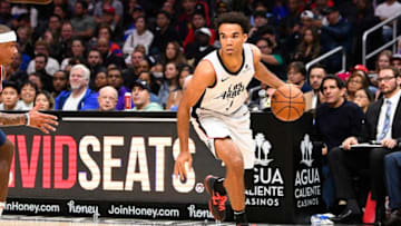 LOS ANGELES, CA - DECEMBER 01: Los Angeles Clippers Guard Jerome Robinson (1) drives to the basket during a NBA game between the Washington Wizards and the Los Angeles Clippers on December 1, 2019 at STAPLES Center in Los Angeles, CA. (Photo by Brian Rothmuller/Icon Sportswire via Getty Images)