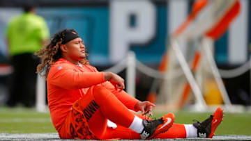 PHILADELPHIA, PA - SEPTEMBER 11: Danny Shelton #55 of the Cleveland Browns during warmups before a game against the Philadelphia Eagles at Lincoln Financial Field on September 11, 2016 in Philadelphia, Pennsylvania. (Photo by Rich Schultz/Getty Images)
