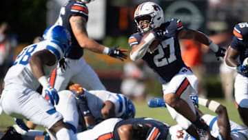 Auburn football running back Jarquez Hunter (27) carries against the Georgia State Panthers at Jordan-Hare Stadium in Auburn, Ala., on Saturday, Sept. 25, 2021.Auburn01