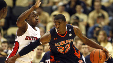 Kenny Gabriel #22 of the Auburn Tigers (Photo by Justin K. Aller/Getty Images)