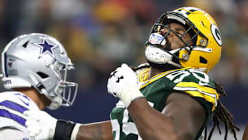 ARLINGTON, TEXAS - OCTOBER 06: Za'Darius Smith #55 of the Green Bay Packers reacts after a play against the Dallas Cowboys in the game at AT&T Stadium on October 06, 2019 in Arlington, Texas. (Photo by Ronald Martinez/Getty Images)
