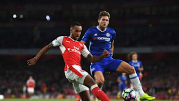 LONDON, ENGLAND - SEPTEMBER 24: Theo Walcott of Arsenal controls the ball during the Premier League match between Arsenal and Chelsea at the Emirates Stadium on September 24, 2016 in London, England. (Photo by Shaun Botterill/Getty Images)