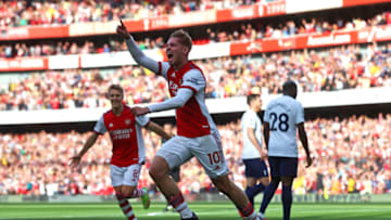 LONDON, ENGLAND - SEPTEMBER 26: Emile Smith Rowe of Arsenal celebrates after scoring their side's first goal during the Premier League match between Arsenal and Tottenham Hotspur at Emirates Stadium on September 26, 2021 in London, England. (Photo by Clive Rose/Getty Images)