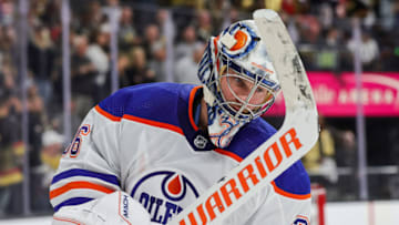 LAS VEGAS, NEVADA - MAY 12: Jack Campbell #36 of the Edmonton Oilers takes a break during a stop in play in the second period of Game Five of the Second Round of the 2023 Stanley Cup Playoffs against the Vegas Golden Knights at T-Mobile Arena on May 12, 2023 in Las Vegas, Nevada. The Golden Knights defeated the Oilers 4-3. (Photo by Ethan Miller/Getty Images)