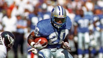 PHILADELPHIA, PA - SEPTEMBER 15: Running back Barry Sanders #20 of the Detroit Lions runs with the football against the Philadelphia Eagles during a game at Veterans Stadium on September 15, 1996 in Philadelphia, Pennsylvania. The Eagles defeated the Lions 24-17. (Photo by George Gojkovich/Getty Images)