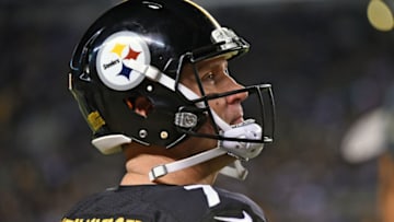 PITTSBURGH, PA - NOVEMBER 13: Quarterback Ben Roethlisberger