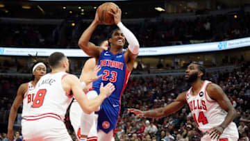 Chicago Bulls guard Zach LaVine (8) defends Detroit Pistons guard Jaden Ivey Credit: David Banks-USA TODAY Sports