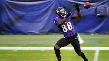 BALTIMORE, MARYLAND - DECEMBER 20: Wide receiver Dez Bryant #88 of the Baltimore Ravens warms up prior to their game against the Jacksonville Jaguars at M&T Bank Stadium on December 20, 2020 in Baltimore, Maryland. (Photo by Will Newton/Getty Images)