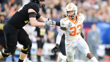 Tennessee linebacker Jeremy Banks (33) at the 2021 Music City Bowl NCAA college football game at Nissan Stadium in Nashville, Tenn. on Thursday, Dec. 30, 2021.Kns Tennessee Purdue