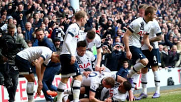 LONDON, ENGLAND - MARCH 05: Harry Kane of Tottenham Hotspur celebrates his goal during the Barclays Premier League match between Tottenham Hotspur and Arsenal at White Hart Lane on March 5, 2016 in London, England. (Photo by Clive Rose/Getty Images)