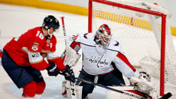 SUNRISE, FL - FEBRUARY 22: Goaltender Braden Holtby #70 of the Washington Capitals defends the net against Aleksander Barkov #16 of the Florida Panthers at the BB&T Center on February 22, 2018 in Sunrise, Florida. (Photo by Eliot J. Schechter/NHLI via Getty Images)