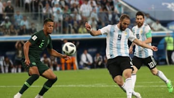 SAINT PETERSBURG, RUSSIA - JUNE 26: Gonzalo Higuain of Argentina shoots over during the 2018 FIFA World Cup Russia group D match between Nigeria and Argentina at Saint Petersburg Stadium on June 26, 2018 in Saint Petersburg, Russia. (Photo by Julian Finney/Getty Images)