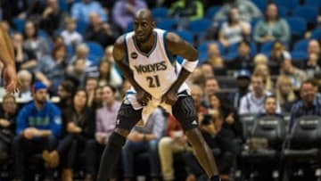 Dec 7, 2015; Minneapolis, MN, USA; Minnesota Timberwolves forward Kevin Garnett (21) against the Los Angeles Clippers at Target Center. The Clippers defeated the Timberwolves 110-106. Mandatory Credit: Brace Hemmelgarn-USA TODAY Sports