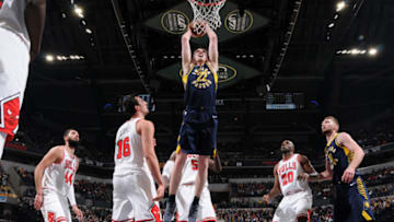 INDIANAPOLIS, IN - JANUARY 6: T.J. Leaf #22 of the Indiana Pacers goes to the basket against the Chicago Bulls on January 6, 2018 at Bankers Life Fieldhouse in Indianapolis, Indiana. NOTE TO USER: User expressly acknowledges and agrees that, by downloading and or using this Photograph, user is consenting to the terms and conditions of the Getty Images License Agreement. Mandatory Copyright Notice: Copyright 2018 NBAE (Photo by Ron Hoskins/NBAE via Getty Images)