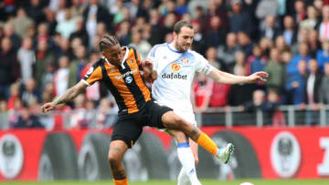 HULL, ENGLAND - MAY 06: Abel Hernandez of Hull City vies with John O'Shea of Sunderland during the Premier League match between Hull City and Sunderland at KCOM Stadium on May 6, 2017 in Hull, England. (Photo by Ian MacNicol/Getty Images)