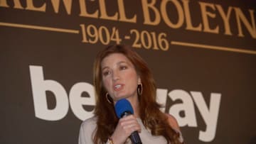 LONDON, ENGLAND - MAY 03: Vice Chairman Karren Brady speaks to the diners during the Players Awards at The London Hilton Hotel on May 3, 2016 in London, England. (Photo by Arfa Griffiths/West Ham United via Getty Images)