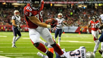 Sep 29, 2013; Atlanta, GA, USA; Atlanta Falcons tight end Tony Gonzalez (88) scores a touchdown in the first half against the New England Patriots at the Georgia Dome. Mandatory Credit: Daniel Shirey-USA TODAY Sports