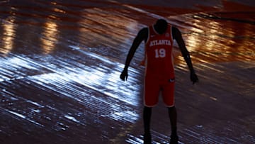 PHOENIX, ARIZONA - MARCH 30: Tony Snell #19 of the Atlanta Hawks walks on the court before the start of the NBA game against the Phoenix Suns at Phoenix Suns Arena on March 30, 2021 in Phoenix, Arizona. NOTE TO USER: User expressly acknowledges and agrees that, by downloading and or using this photograph, User is consenting to the terms and conditions of the Getty Images License Agreement. (Photo by Christian Petersen/Getty Images)