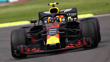 MEXICO CITY, MEXICO - OCTOBER 28: Max Verstappen of the Netherlands driving the (33) Aston Martin Red Bull Racing RB14 TAG Heuer during the Formula One Grand Prix of Mexico at Autodromo Hermanos Rodriguez on October 28, 2018 in Mexico City, Mexico. (Photo by Mark Thompson/Getty Images)