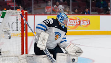MONTREAL, QC - DECEMBER 26: Ville Husso #30 of Team Finland makes a save during the 2015 IIHF World Junior Hockey Championship game against Team United States at the Bell Centre on December 26, 2014 in Montreal, Quebec, Canada. Team United States defeated Team Finland 2-1 in a shootout. (Photo by Minas Panagiotakis/Getty Images)
