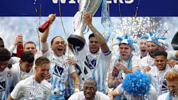 LONDON, ENGLAND - APRIL 02: Coventry City lift the trophy to celebrate winning the EFL Checkatrade Trophy Final between Coventry City v Oxford United at Wembley Stadium on April 2, 2017 in London, England. (Photo by Bryn Lennon/Getty Images)