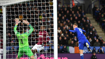 LEICESTER, ENGLAND - OCTOBER 27: Jamie Vardy of Leicester City has a headed shot during the Premier League match between Leicester City and West Ham United at The King Power Stadium on October 27, 2018 in Leicester, United Kingdom. (Photo by Michael Regan/Getty Images)