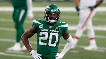 EAST RUTHERFORD, NEW JERSEY - DECEMBER 27: (NEW YORK DAILIES OUT) Marcus Maye #20 of the New York Jets in action against the Cleveland Browns at MetLife Stadium on December 27, 2020 in East Rutherford, New Jersey. The Jets defeated the Browns 23-16. (Photo by Jim McIsaac/Getty Images)