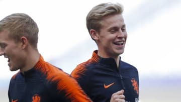 (L-R) Matthijs de Ligt of Holland, Frenkie de Jong of Holland during a training session prior to the UEFA Nations League A group 1 qualifying match between France and The Netherlands at Stade de France on September 08, 2018 in Saint Denis, France(Photo by VI Images via Getty Images)