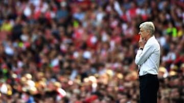 LONDON, ENGLAND - AUGUST 14: Arsene Wenger, Manager of Arsenal looks on during the Premier League match between Arsenal and Liverpool at Emirates Stadium on August 14, 2016 in London, England. (Photo by Mike Hewitt/Getty Images)