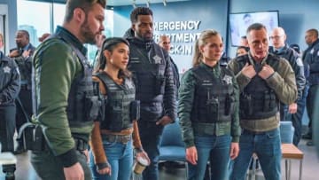 CHICAGO P.D. -- "Mercy" Episode 710 -- Pictured: (l-r) Patrick John Flueger as Officer Adam Ruzek, Lisseth Chavez as Officer Vanessa Rojas, LaRoyce Hawkins as Officer Kevin Atwater, Tracy Spiridakos as Det. Hailey Upton, Jason Beghe as Sgt. Hank Voight -- (Photo by: Matt Dinerstein/NBC)