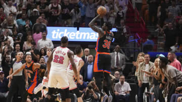 Julius Randle #30 of the New York Knicks hits the game winning shot with 1.7 second left on the clock against the Miami Heat(Photo by Eric Espada/Getty Images)