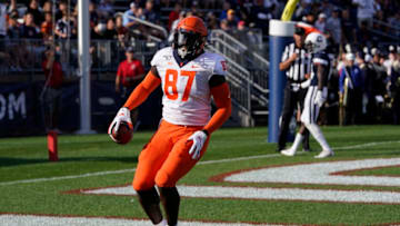 Sep 7, 2019; East Hartford, CT, USA; Illinois Fighting Illini tight end Daniel Barker (87) makes the touchdown against the Connecticut Huskies in the second quarter at Pratt & Whitney Stadium at Rentschler Field. Mandatory Credit: David Butler II-USA TODAY Sports