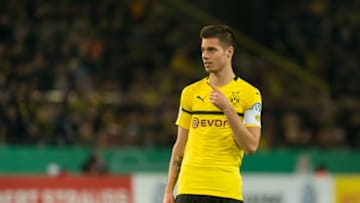 DORTMUND, GERMANY - OCTOBER 31: Julian Weigl of Borussia Dortmund gestures during the DFB Cup match between Borussia Dortmund and 1. FC Union Berlin at Signal Iduna Park on October 31, 2018 in Dortmund, Germany. (Photo by TF-Images/Getty Images)