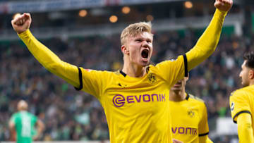 BREMEN, GERMANY - FEBRUARY 22: (BILD ZEITUNG OUT) Erling Haaland of Borussia Dortmund celebrates after scoring his team's second goal during the Bundesliga match between SV Werder Bremen and Borussia Dortmund at Wohninvest Weserstadion on February 22, 2020 in Bremen, Germany. (Photo by Max Maiwald/DeFodi Images via Getty Images)