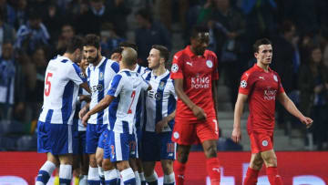 PORTO, PORTUGAL - DECEMBER 07: Jesus Manuel Corona of FC Porto (C) celebrates scoring his sides second goal with his FC Porto team mates during the UEFA Champions League Group G match between FC Porto and Leicester City FC at Estadio do Dragao on December 7, 2016 in Porto, Porto. (Photo by David Ramos/Getty Images)