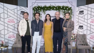MEXICO CITY, MEXICO - JUNE 08: Gaz Alazraki, Diego Boneta, Adria Arjona, Pedro Damian and Macarena Achaga pose for a photo during the press conference of 'Father Of The Bride' at St Regis Hotel on June 8, 2022 in Mexico City, Mexico. (Photo by Jaime Nogales/Medios y Media/Getty Images)
