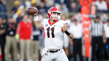 SOUTH BEND, IN - SEPTEMBER 09: Jake Fromm #11 of the Georgia Bulldogs throws a pass during a game against the Notre Dame Fighting Irish at Notre Dame Stadium on September 9, 2017 in South Bend, Indiana. Georgia won 20-19. (Photo by Joe Robbins/Getty Images)