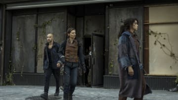 Lauren Cohan as Maggie Rhee, Karina Ortiz as Amaia, Jonathan Higginbotham as Tomasso - The Walking Dead: Dead City _ Season 1, Episode 4 - Photo Credit: Peter Kramer/AMC