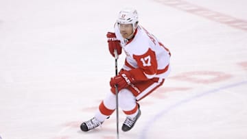 Apr 2, 2016; Toronto, Ontario, CAN; Detroit Red Wings center Brad Richards (17) skates with the puck against the Toronto Maple Leafs at Air Canada Centre. The Red Wings beat the Maple Leafs 3-2. Mandatory Credit: Tom Szczerbowski-USA TODAY Sports