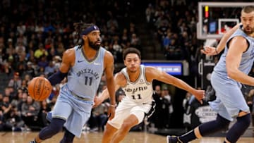Mike Conley Memphis Grizzlies (Photo by Edward A. Ornelas/Getty Images)