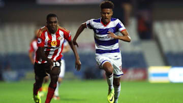 LONDON, ENGLAND - SEPTEMBER 21: Osman Kakay of QPR is chased down by Joel Asoro of Sunderland during the EFL Cup Third Round match between Queens Park Rangers and Sunderland at Loftus Road on September 21, 2016 in London, England. (Photo by Bryn Lennon/Getty Images)