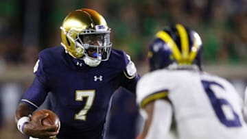 SOUTH BEND, IN - SEPTEMBER 01: Brandon Wimbush #7 of the Notre Dame Fighting Irish carries the ball against the Michigan Wolverines in the second quarter at Notre Dame Stadium on September 1, 2018 in South Bend, Indiana. (Photo by Gregory Shamus/Getty Images)
